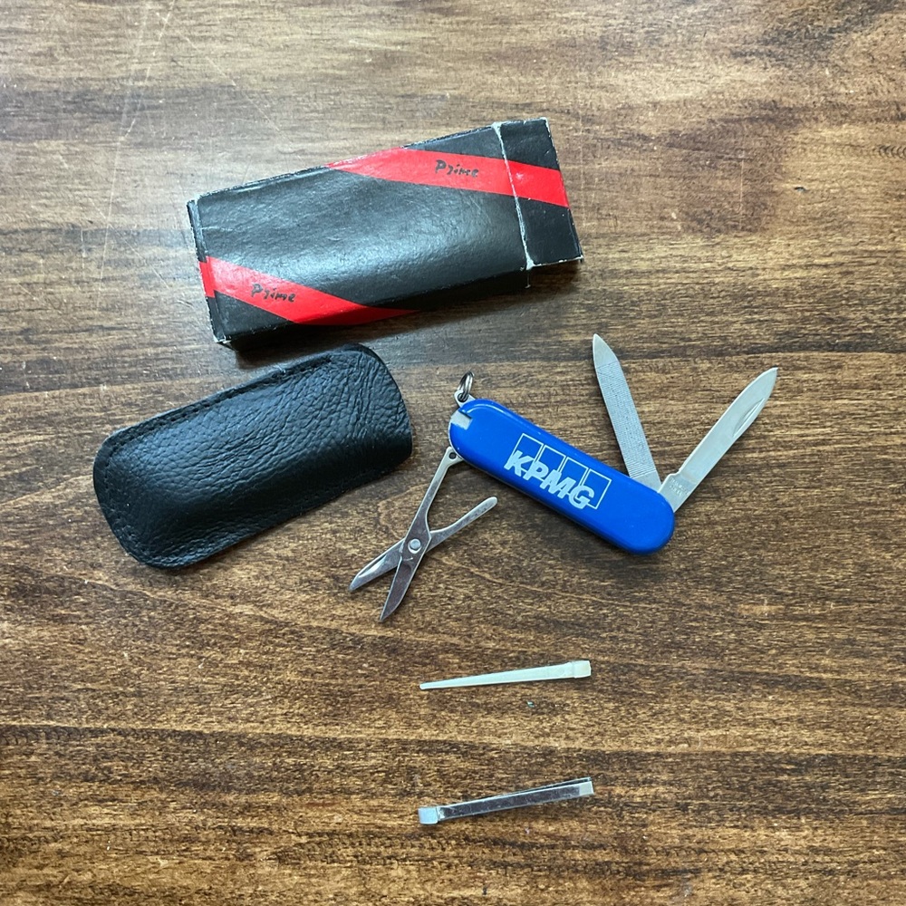 Free item: pen knife